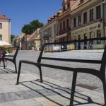 Stół, komoda, biurko. Szkło w meblach