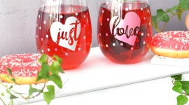 Wszyscy mówią KOCHAM CIĘ! Dom, LIFESTYLE - Jak spędzisz tegoroczne Walentynki? Elektryzujący wyjazd, szalona noc w ekskluzywnym hotelu, kolacja w ulubionej restauracji – te opcje przekładamy na przyszły rok.