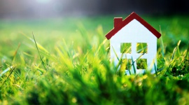 Jak oszczędzić na ubezpieczeniu mieszkania – CUK Ubezpieczenia porównuje ceny w Dom, LIFESTYLE - W 2019 roku w Polsce odnotowano 213 763 transakcji kupna/sprzedaży nieruchomości o łącznej wartości blisko 60 mln zł. W I półroczu 2020 za m2 mieszkania w Warszawie trzeba było zapłacić ok. 10 700 zł.