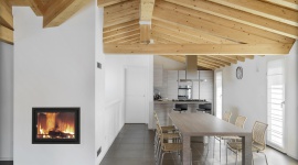 Kominki pokojowe na drewno - przytulna atmosfera w stylu eko Dom, LIFESTYLE - Dzięki dzisiejszym wydajnym urządzeniom do spalania drewna i przejściu na w pełni zrównoważone praktyki pozyskiwania drewna, kominki pokojowe na drewno stały się niezawodnym, niedrogim i przyjaznym dla środowiska sposobem na ogrzewanie domu i kreowanie przytulnej atmosfery.