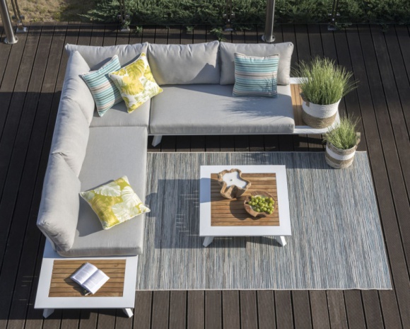 Dom, LIFESTYLE - Jak zaaranżować taras i balkon, aby w pełni wykorzystać jej możliwości? Domoteka ma już na to ciekawe pomysły i funkcjonalne rozwiązania, którymi zdążyła się podzielić podczas webinarów i warsztatów online – Domodesign. Jakie najgorętsze trendy sezonu warto zaadaptować u siebie?