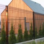 Ekspert radzi: co musisz wiedzieć zanim ogrodzisz posesję?