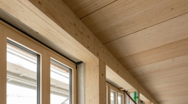 Trwałe i solidne podparcie dla okien wielkoformatowych Dom, LIFESTYLE - Nowoczesna architektura stawia spore wyzwania systemom budowlanym, które muszą sprostać modnym trendom, takim jak wielkoformatowe okna. Wymiary belek STEICO LVL stanowią wygodne i ekonomiczne rozwiązanie w konstrukcjach o dużych rozpiętościach.