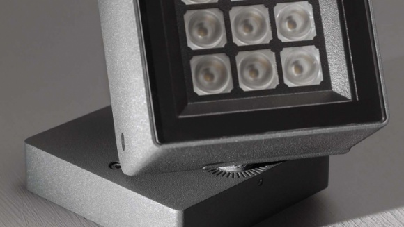 Dom, LIFESTYLE - Gdy zapada wieczór, otoczenie zmienia swoje oblicze. To, co niewidoczne za dnia, staje się jasne po zmroku. Do gry wkraczają wyjątkowi scenarzyści.