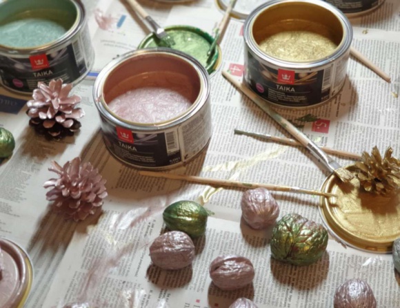 Dom, LIFESTYLE - Święta Bożego Narodzenia wymagają odpowiedniej oprawy. A cóż lepiej odda wyjątkowy blask i klimat świątecznych dni niż połyskujące, własnoręcznie wykonane ozdoby?